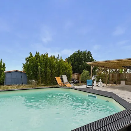 Maison Piscine & Grand Jardin Face Aux Chevaux