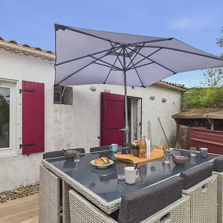 Maison Piscine & Grand Jardin Face Aux Chevaux Angles (Vendee)